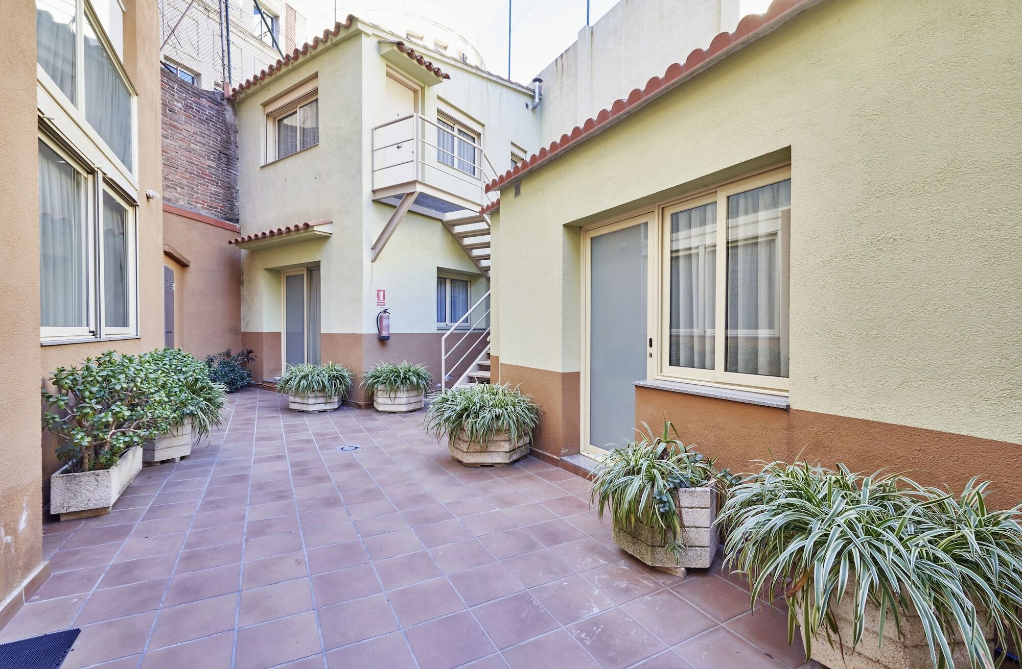 บาร์เซโลนา ซานต์ สเตชั่น อพาร์ตเมนต์ Apartment ภายนอก รูปภาพ